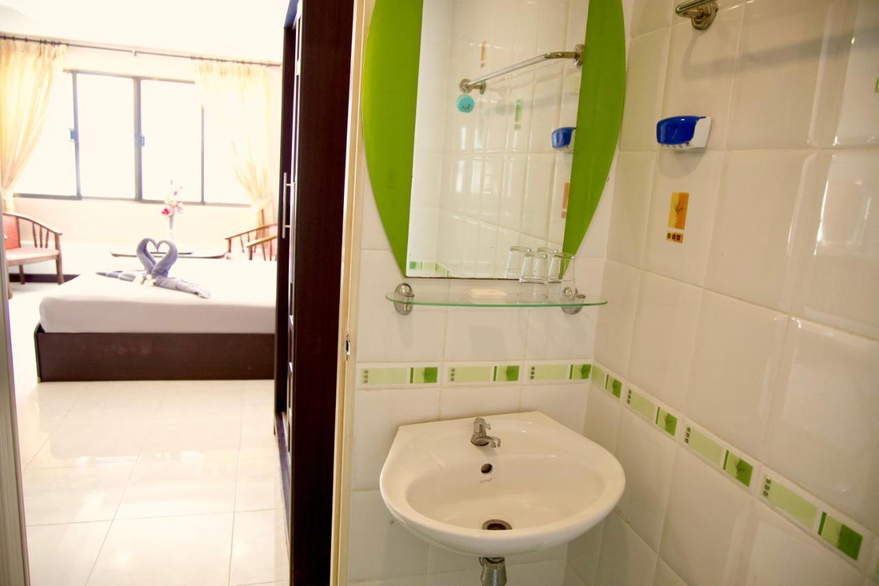 Golden Guesthouse By The Beach Cha Am تشا أم المظهر الخارجي الصورة