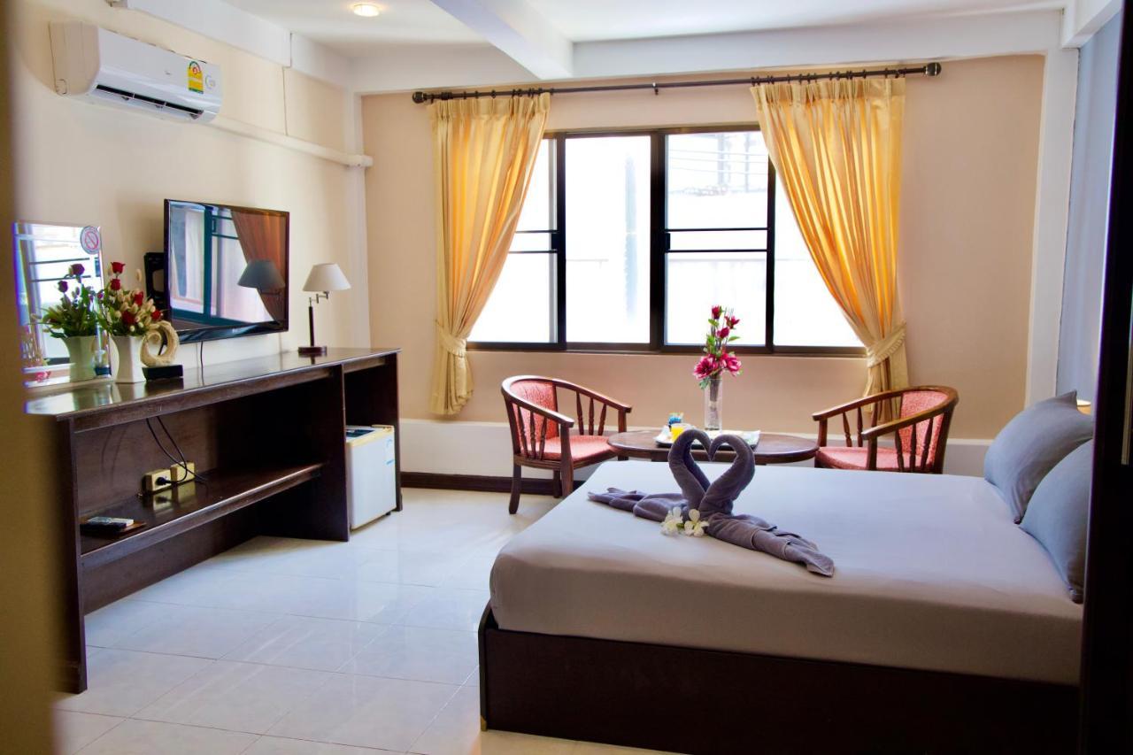 Golden Guesthouse By The Beach Cha Am تشا أم المظهر الخارجي الصورة