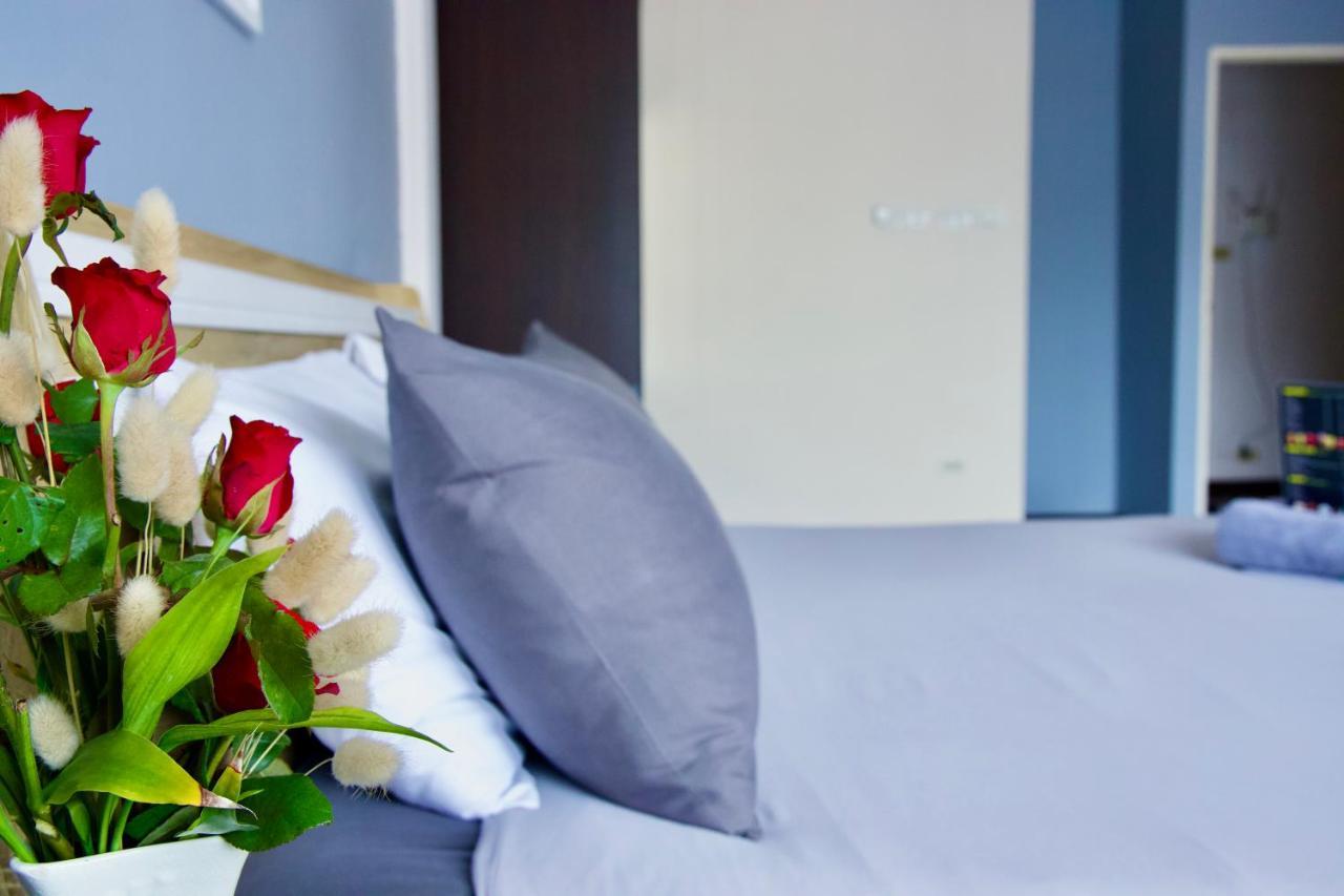 Golden Guesthouse By The Beach Cha Am تشا أم المظهر الخارجي الصورة