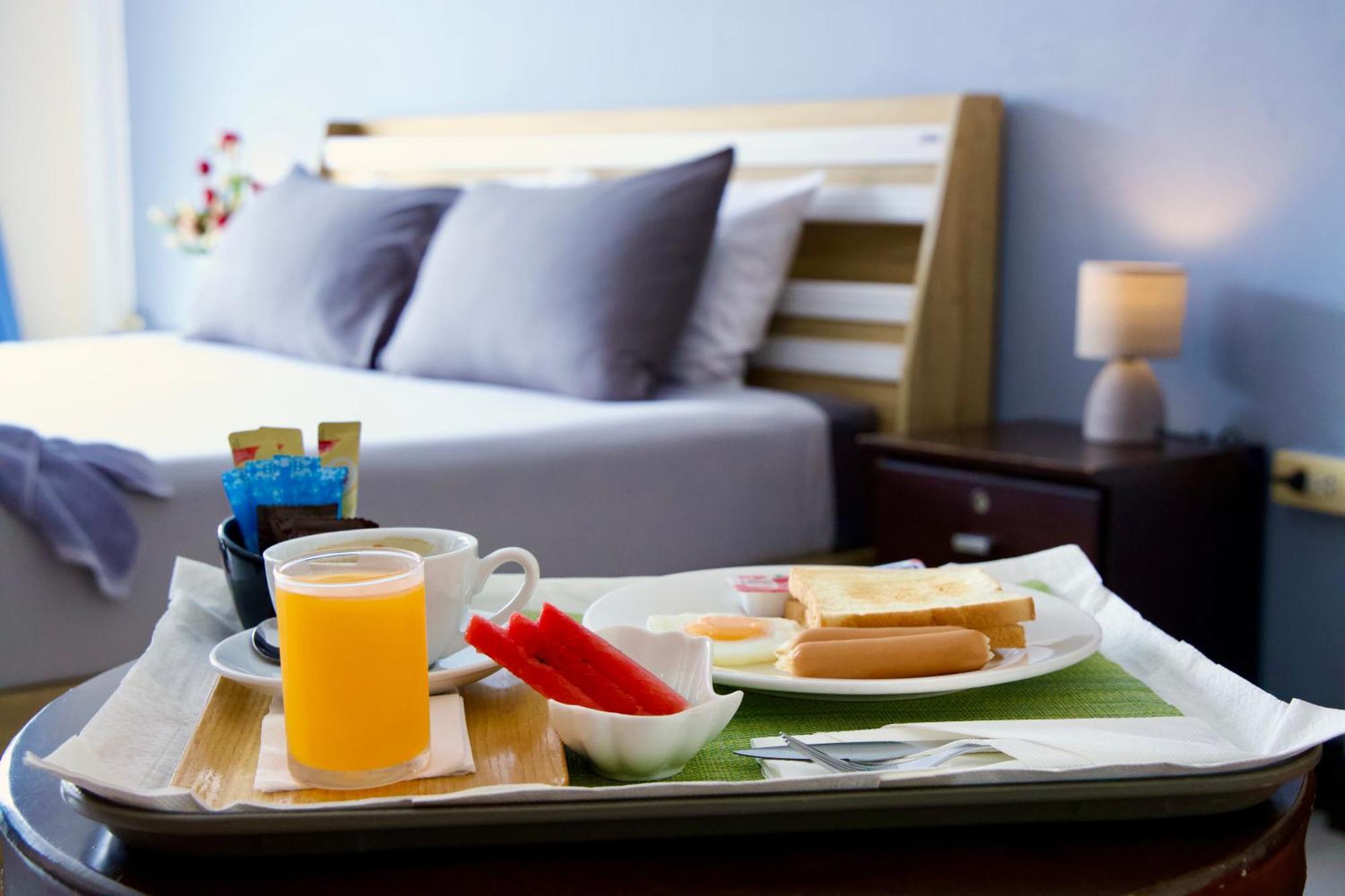 Golden Guesthouse By The Beach Cha Am تشا أم المظهر الخارجي الصورة