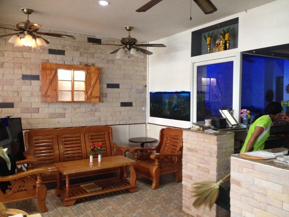 Golden Guesthouse By The Beach Cha Am تشا أم المظهر الخارجي الصورة